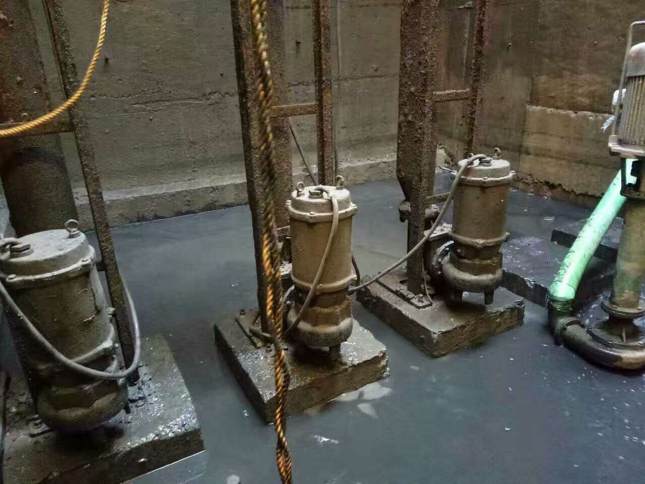 佛冈污水池清理